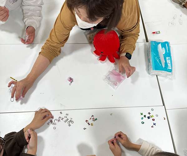 シャカシャカキーホルダー作り